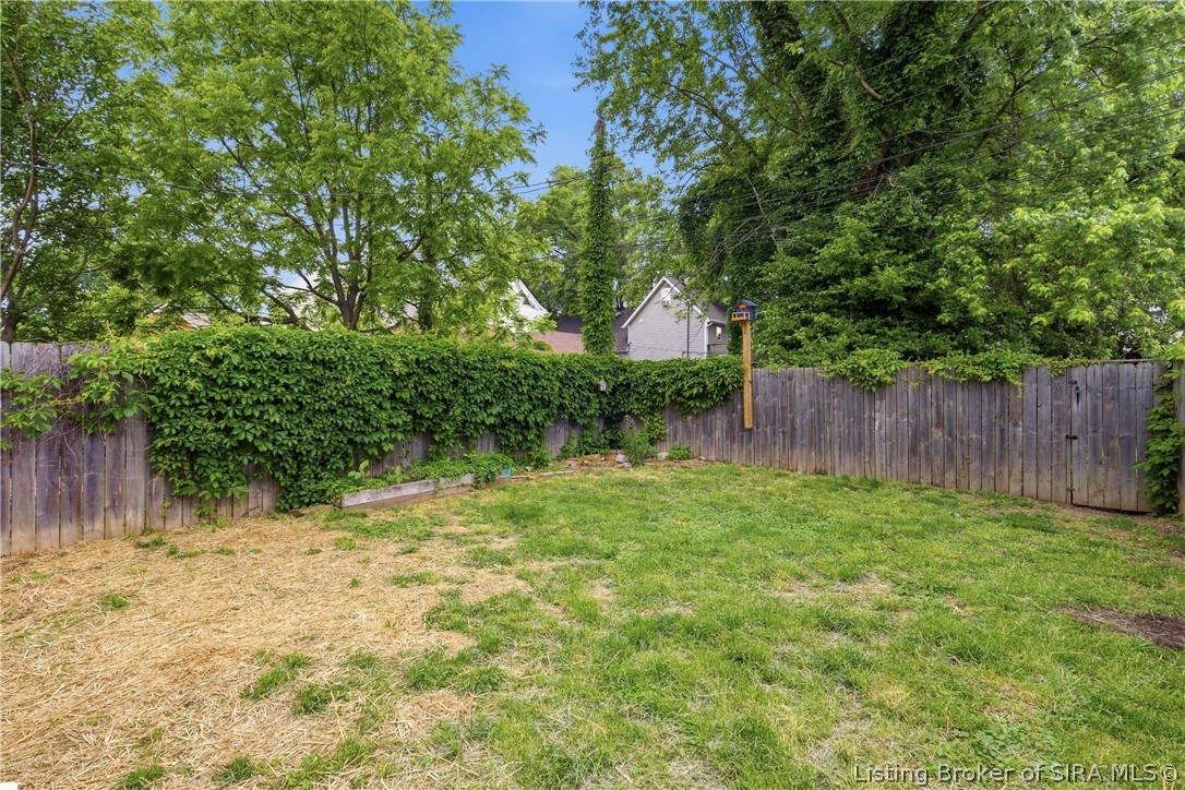618 E 9th Street