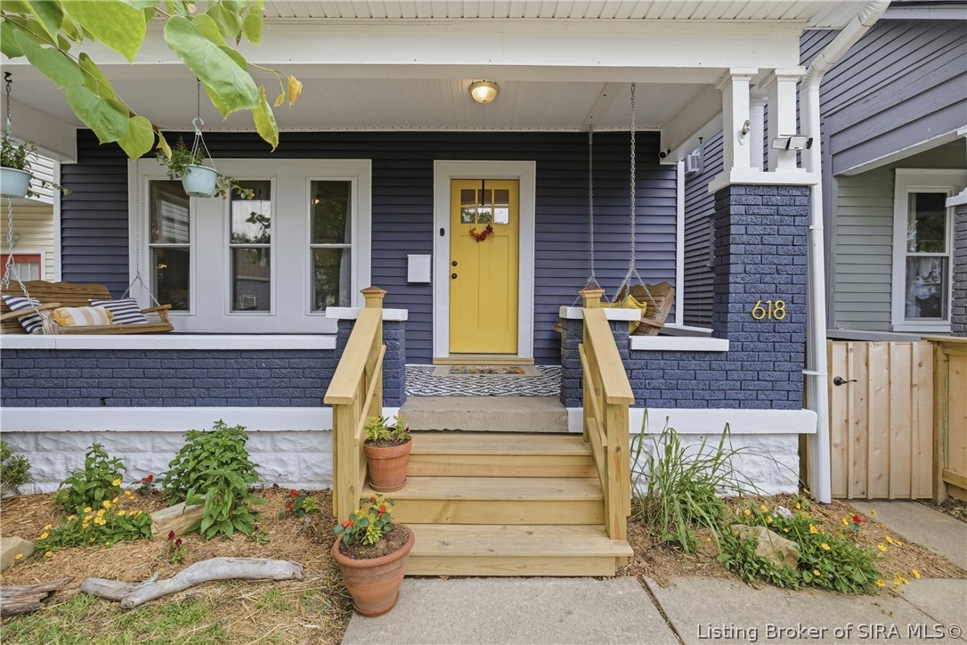 618 E 9th Street