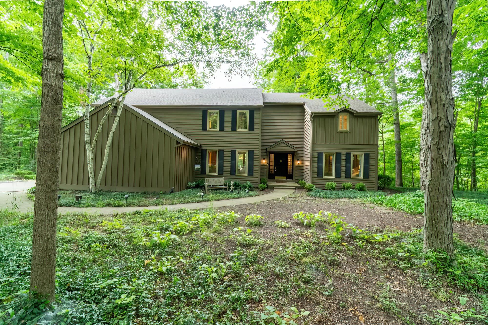 15520 Woodbrook Trail