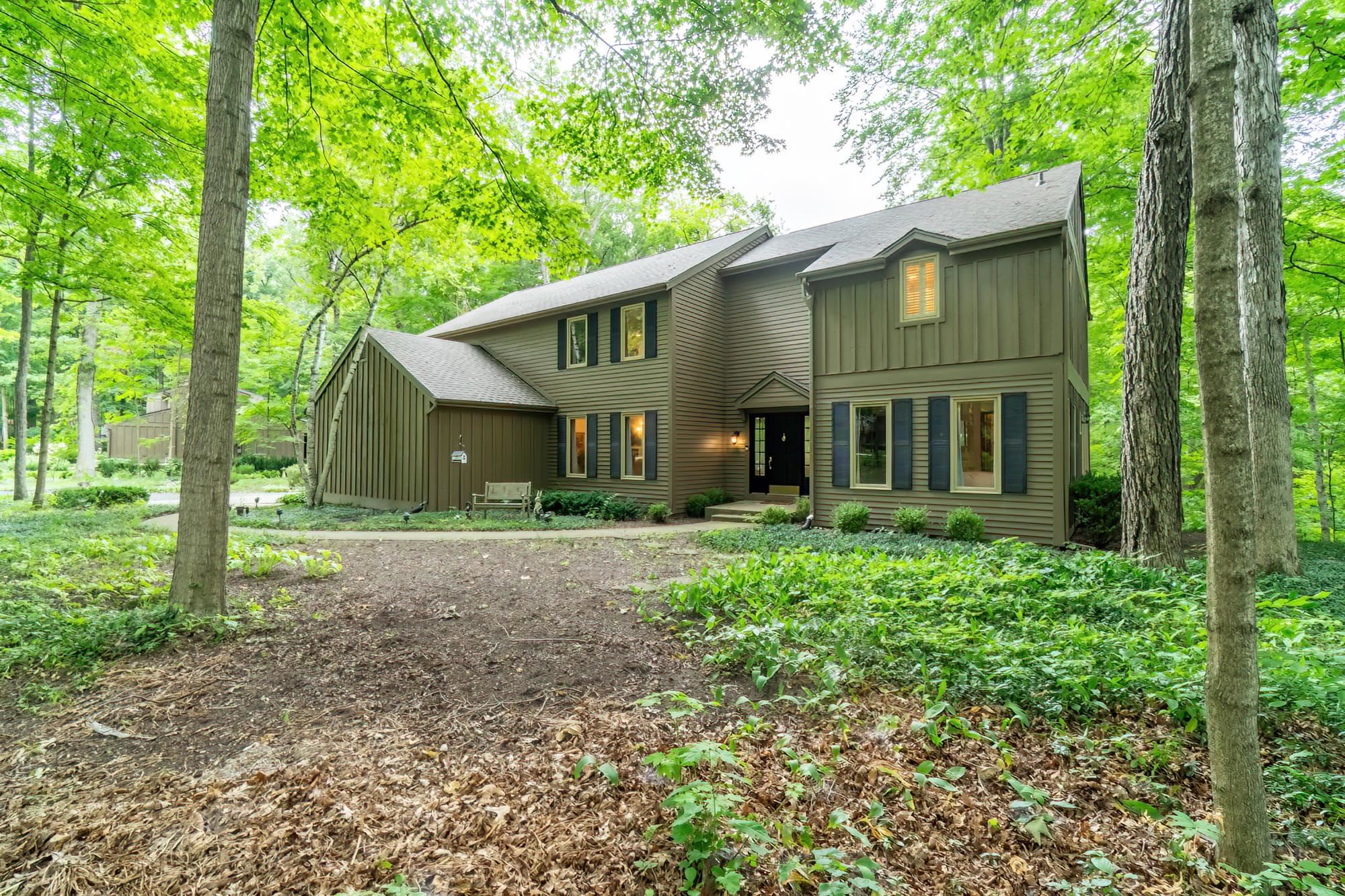15520 Woodbrook Trail