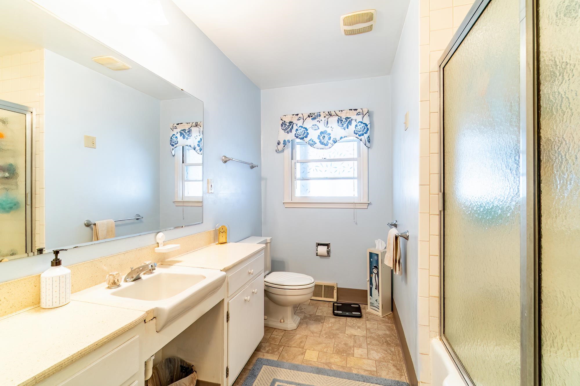 440 W Fleming Avenue