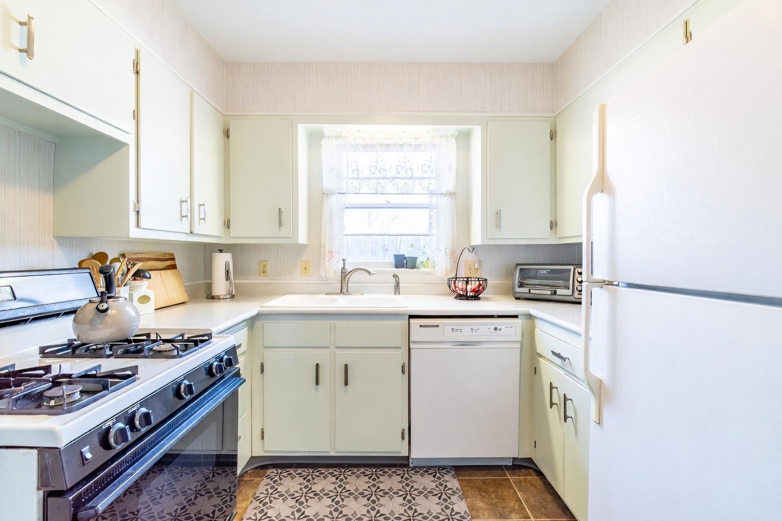 440 W Fleming Avenue