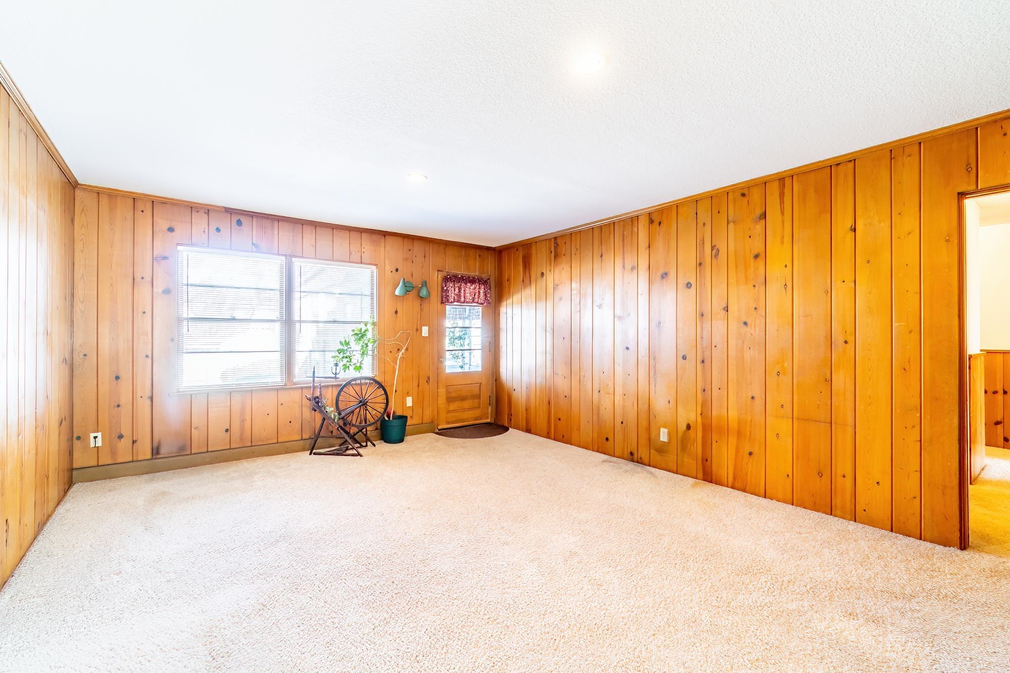 440 W Fleming Avenue