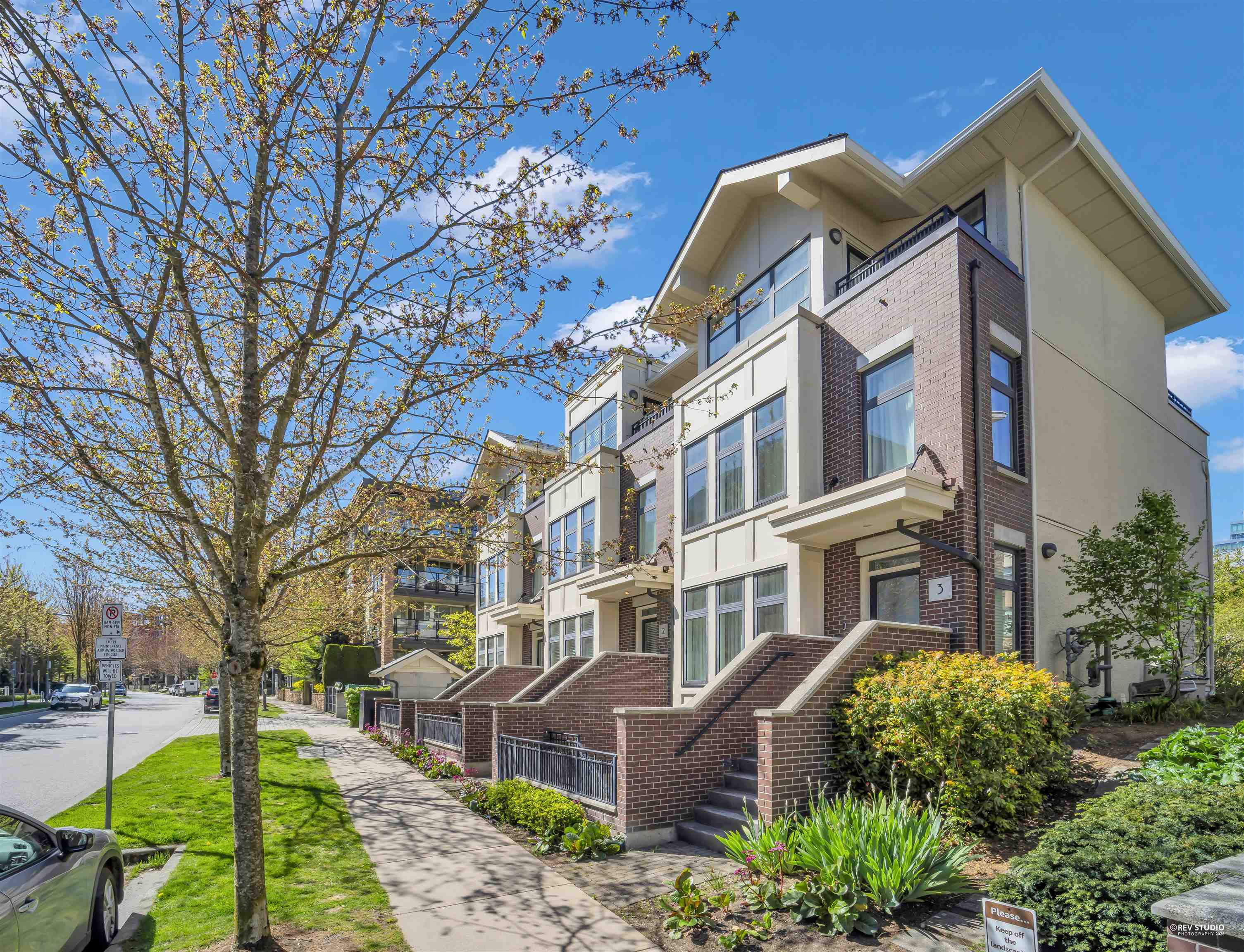2 5879 GRAY AVENUE Unit: 2