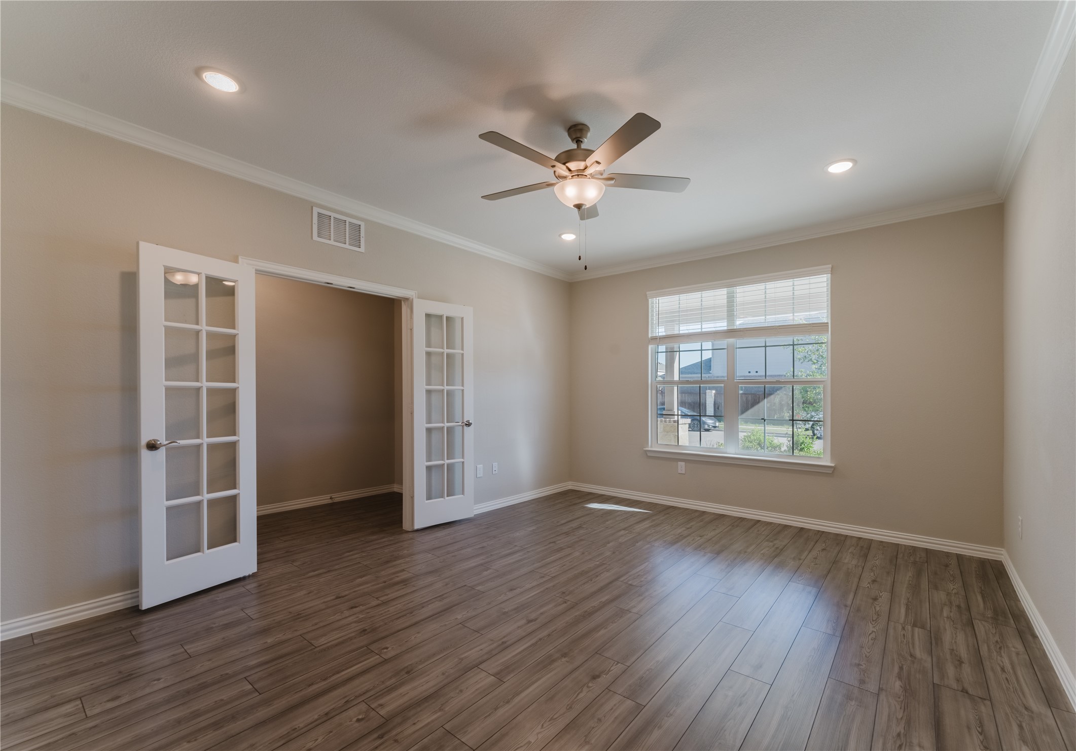 2020 Robert Street