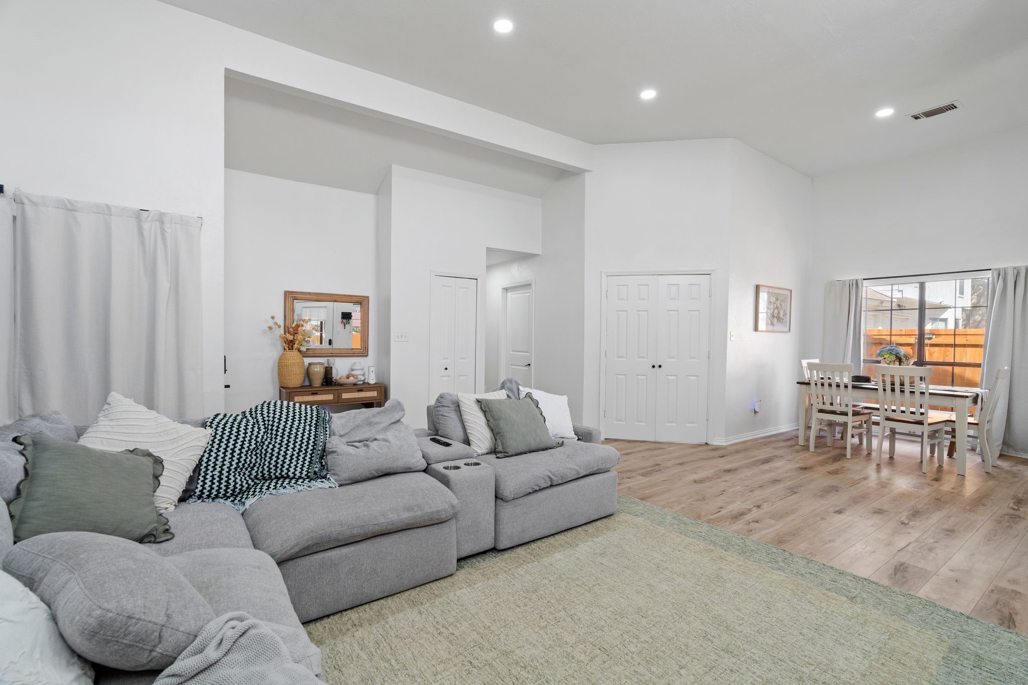 1382 Southridge Drive