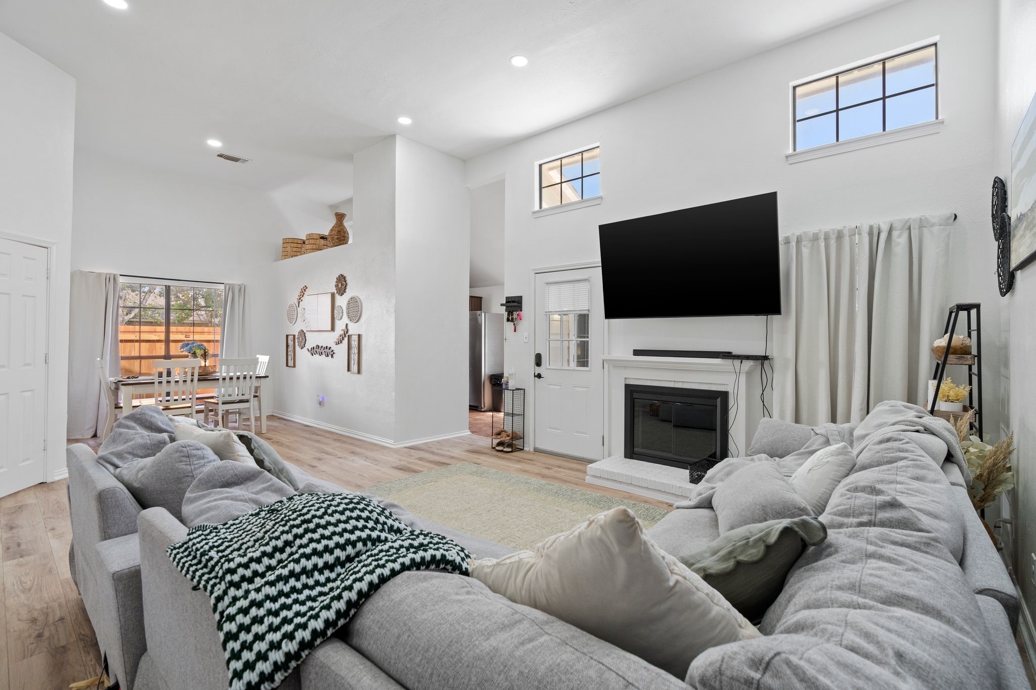 1382 Southridge Drive