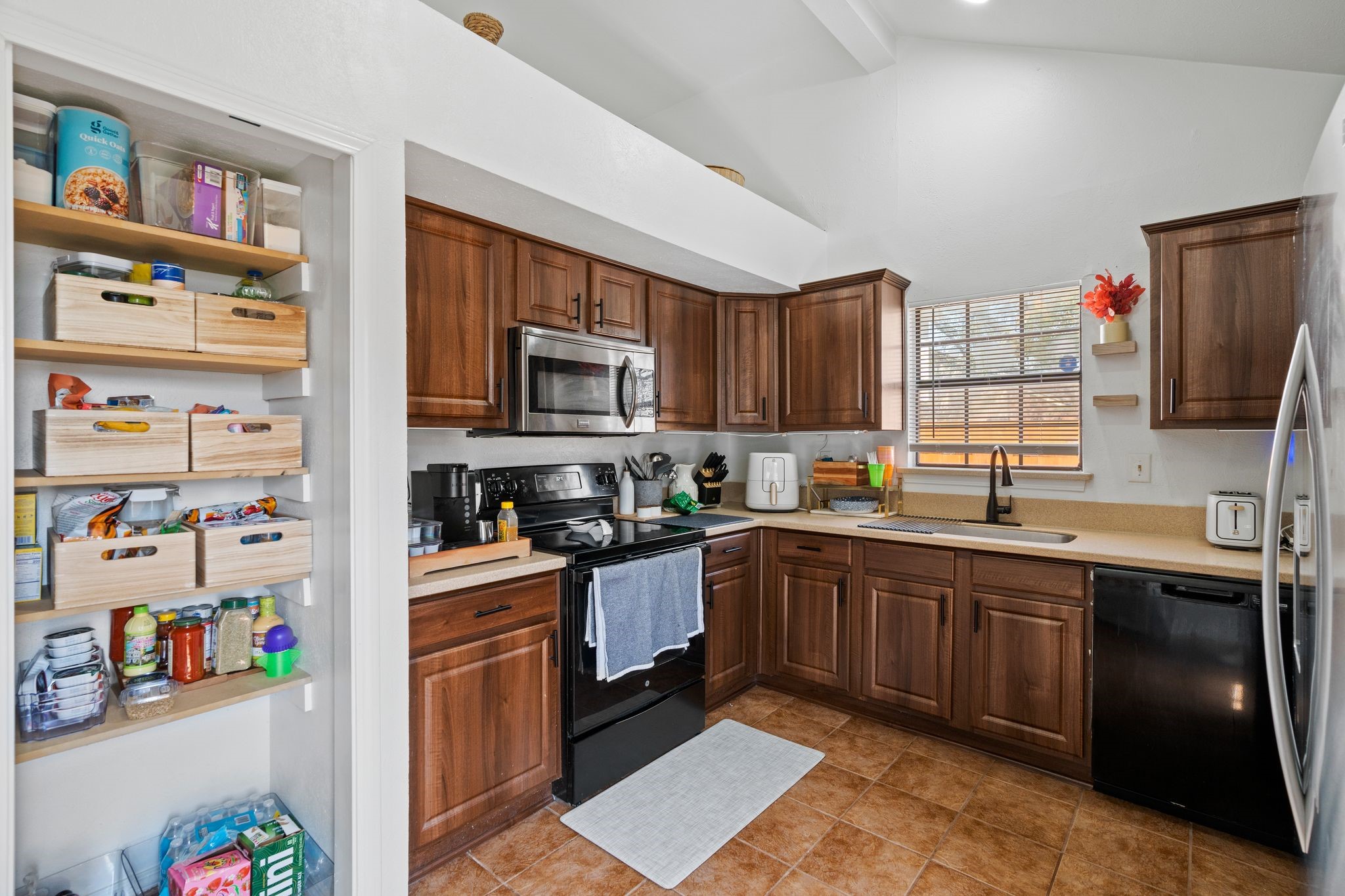 1382 Southridge Drive