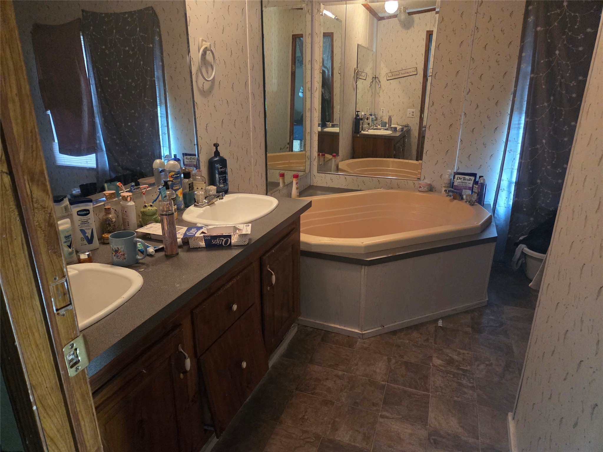 5101 Estes Parkway 105