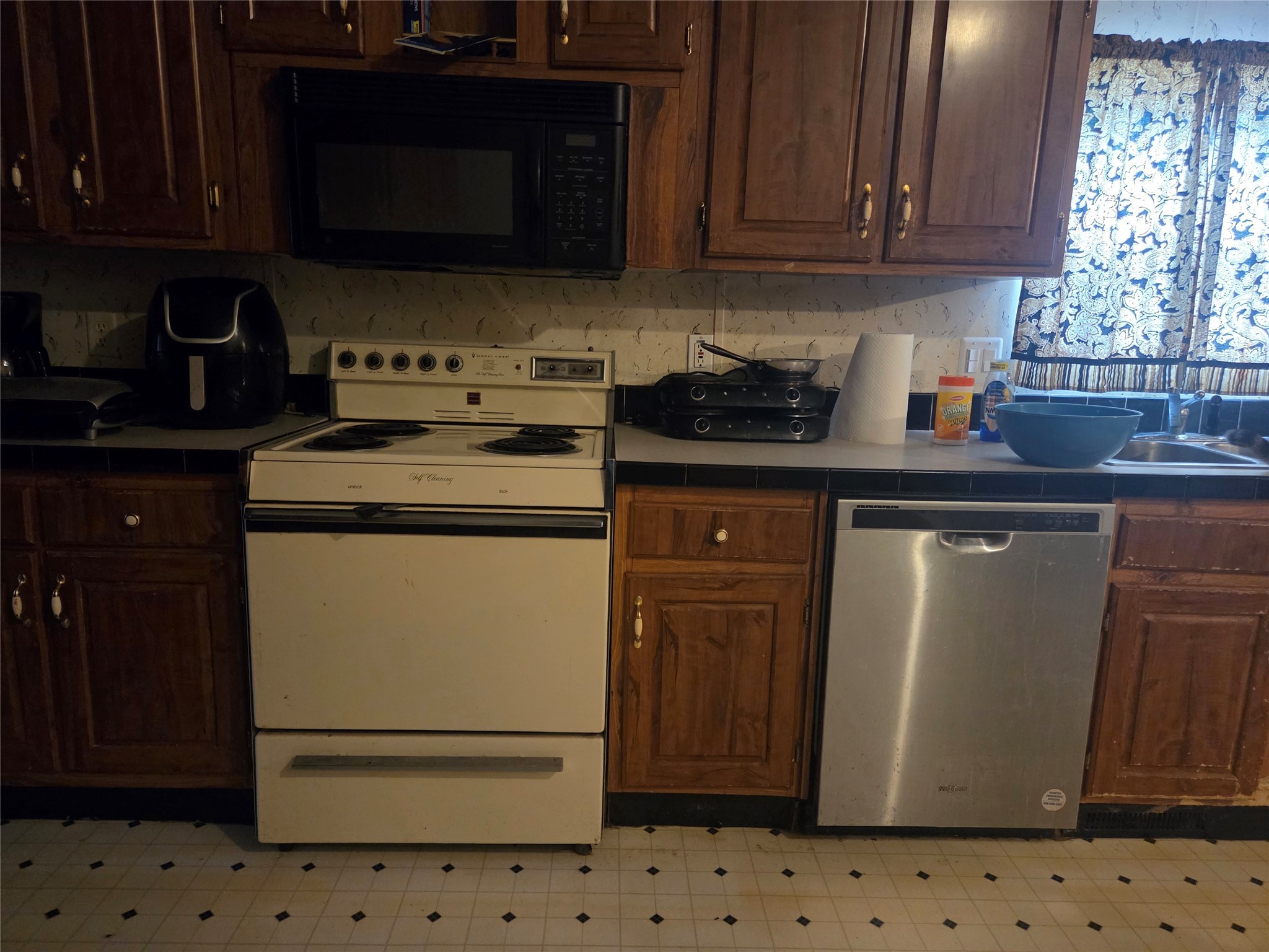 5101 Estes Parkway 105