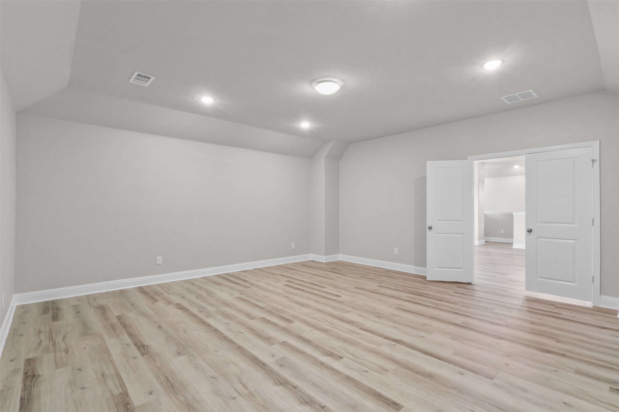1200 Carinna Drive