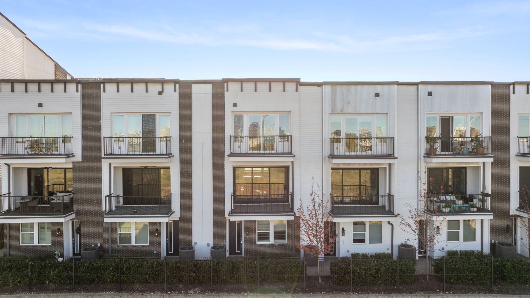 381 E Greenbriar Lane 1603