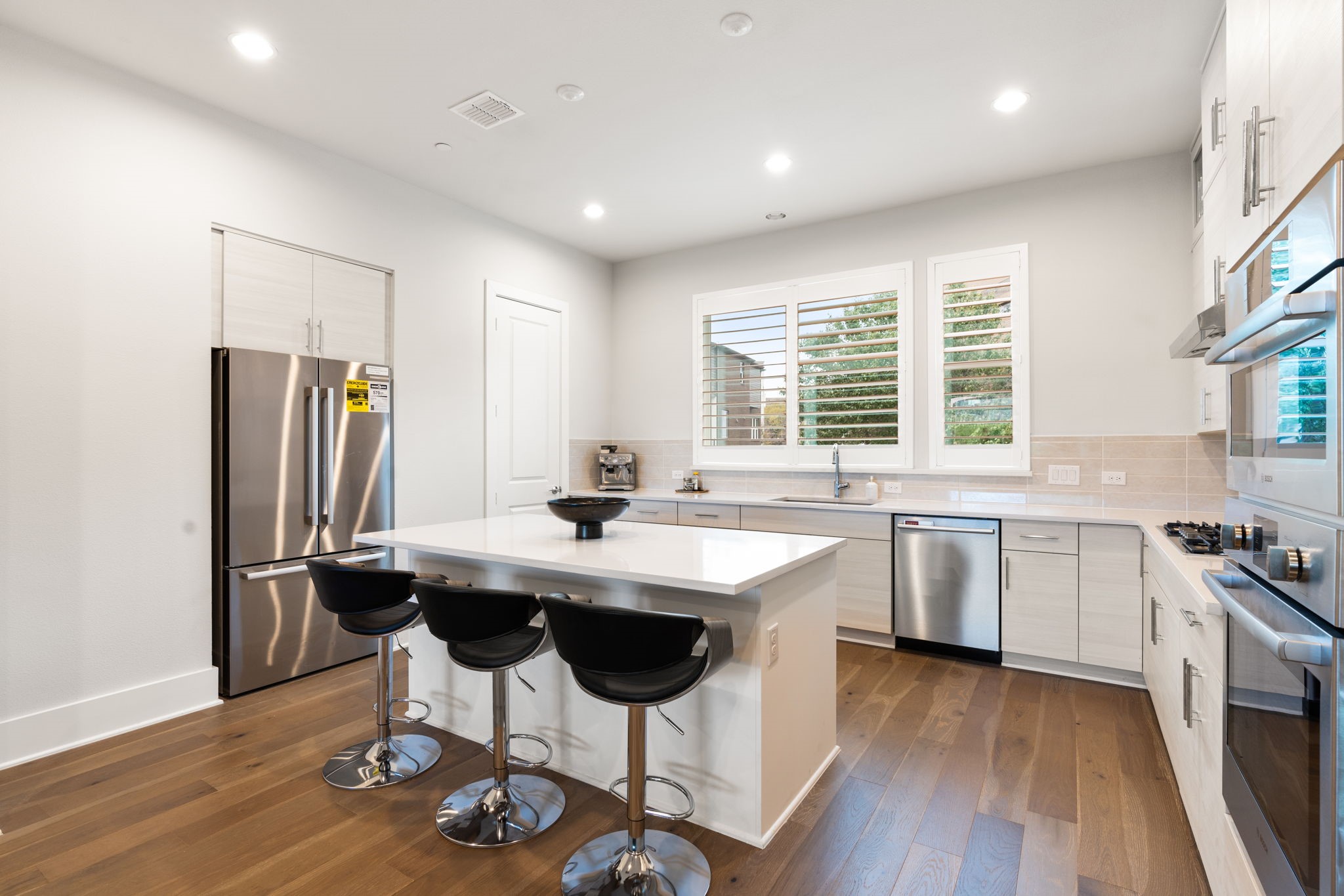 381 E Greenbriar Lane 1603