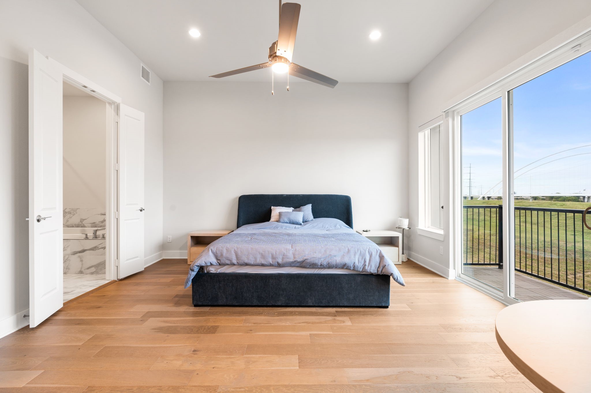 381 E Greenbriar Lane 1603