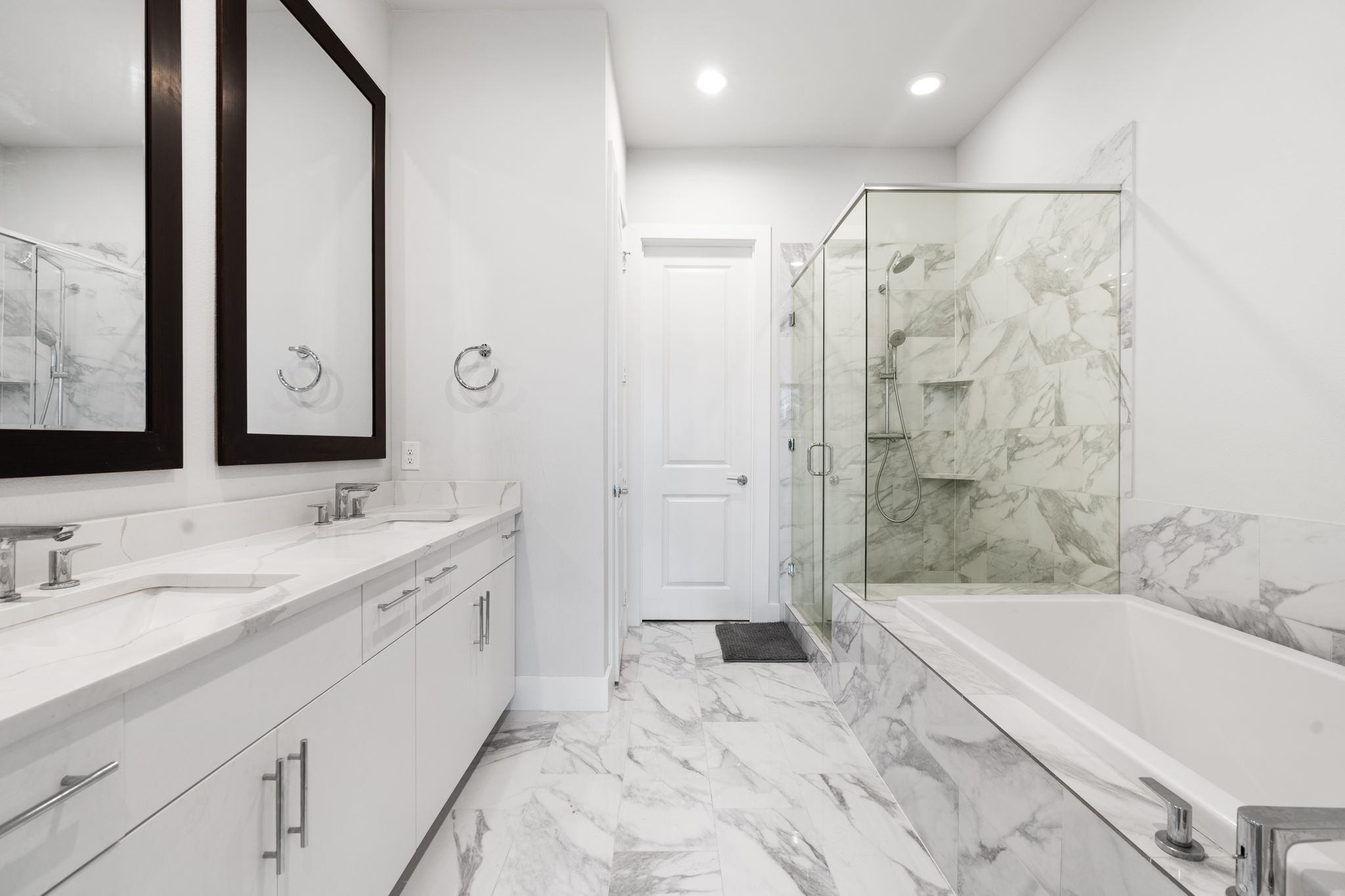 381 E Greenbriar Lane 1603