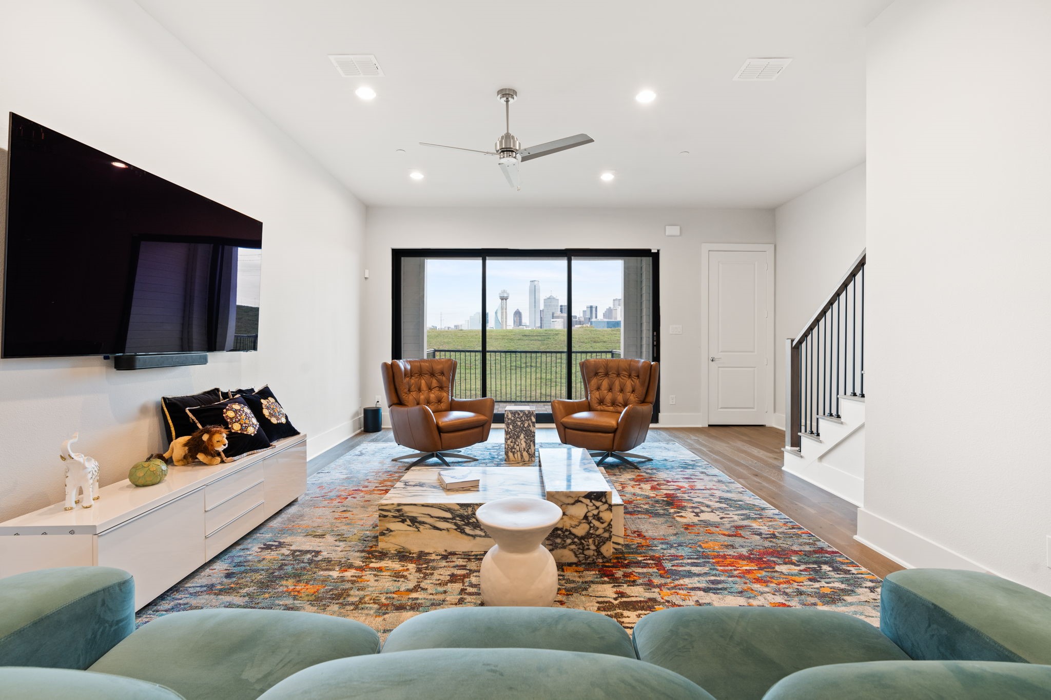 381 E Greenbriar Lane 1603