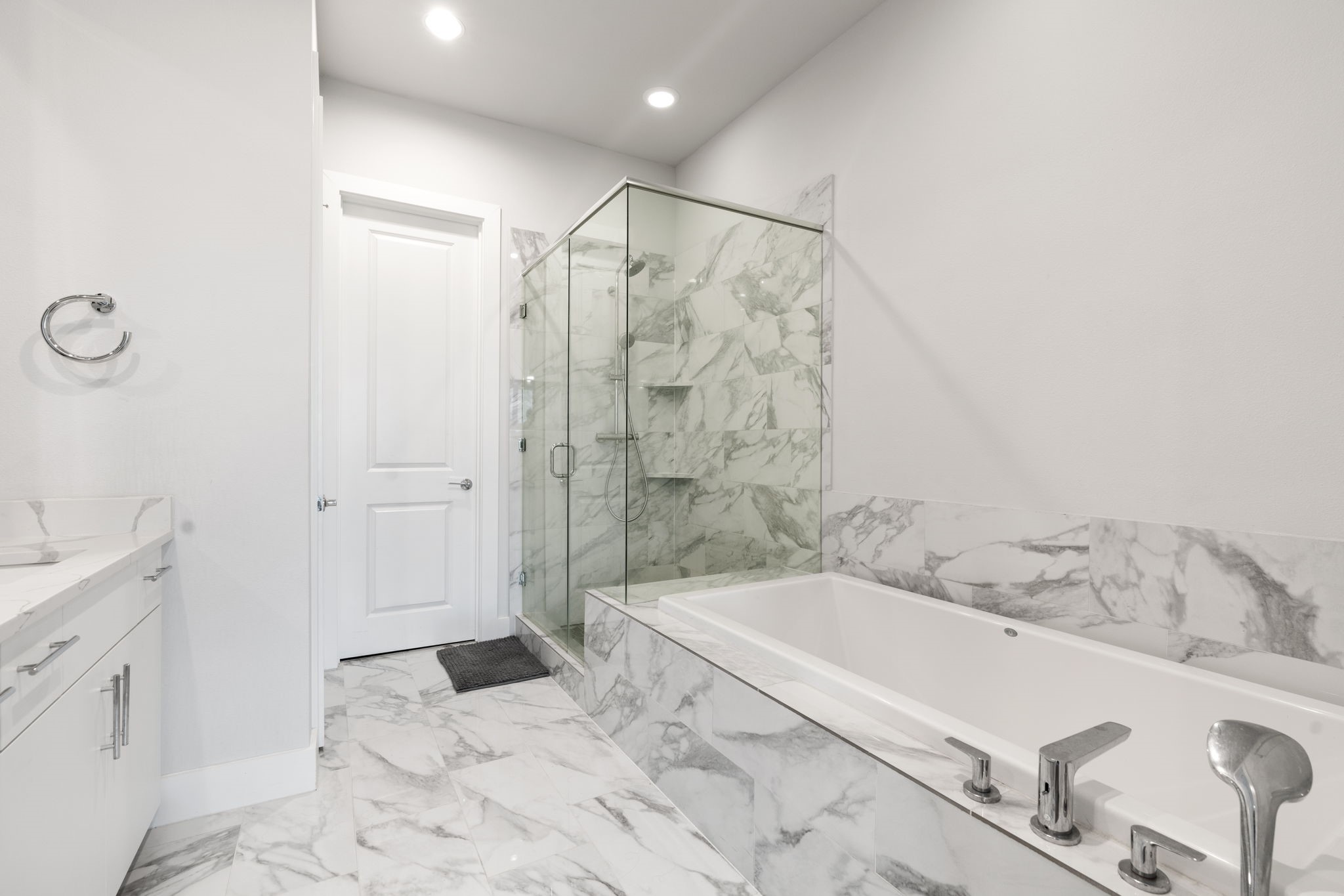 381 E Greenbriar Lane 1603