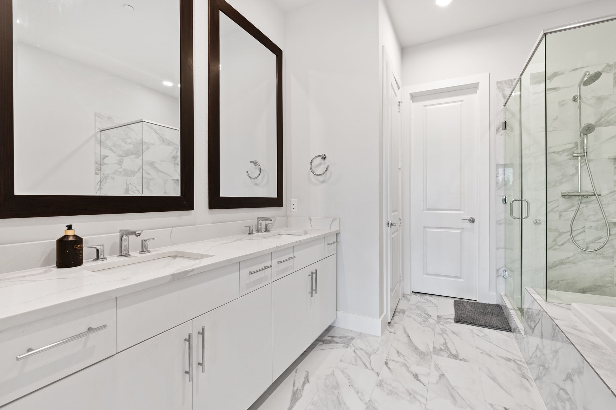 381 E Greenbriar Lane 1603