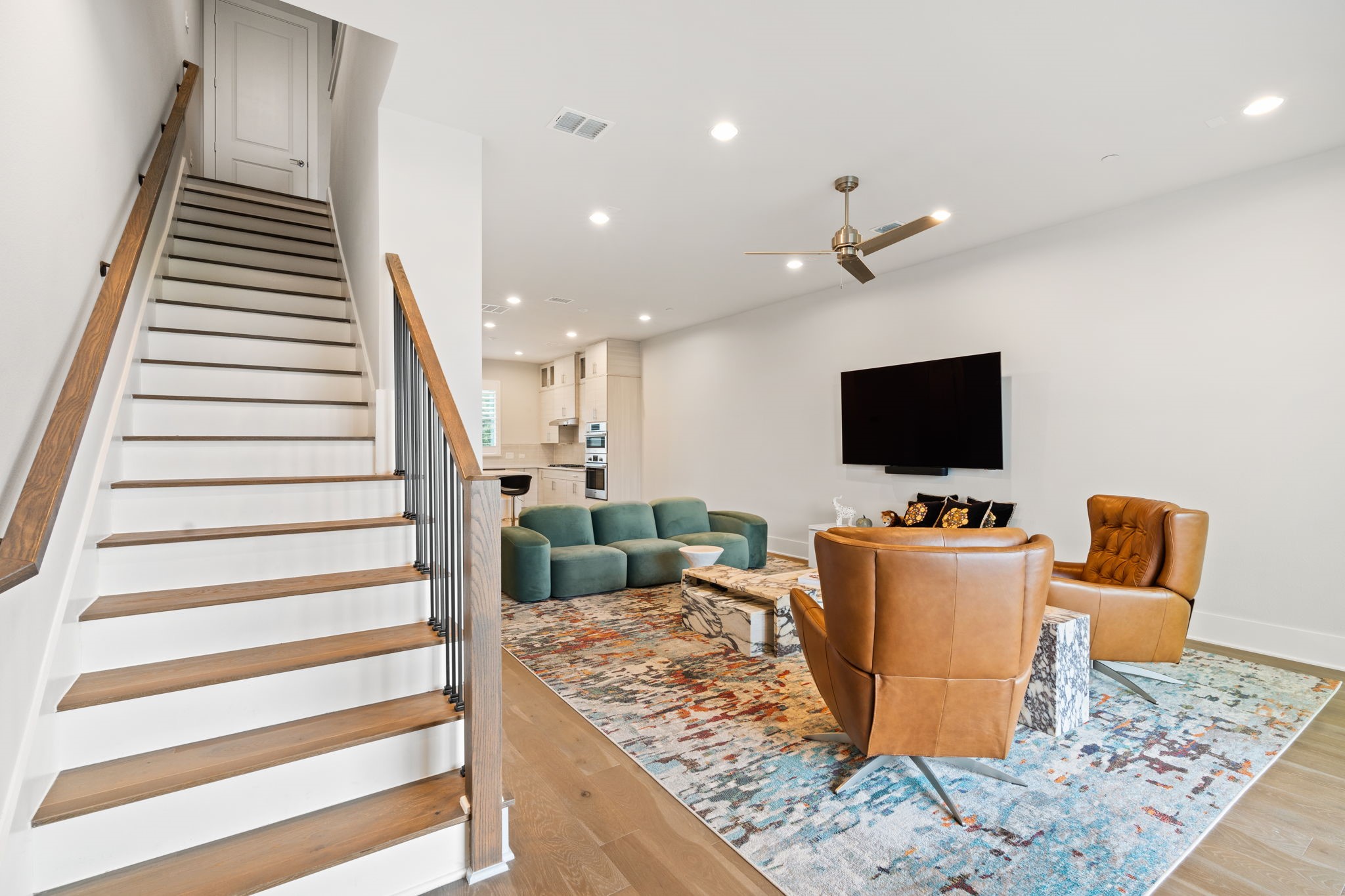 381 E Greenbriar Lane 1603