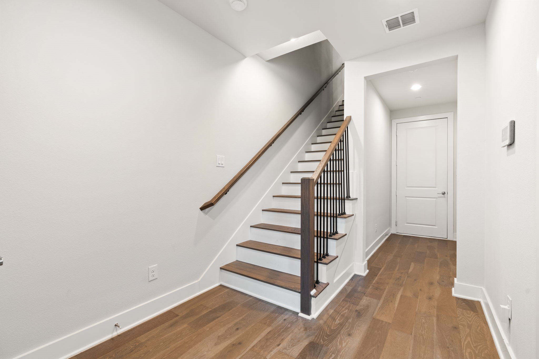 381 E Greenbriar Lane 1603