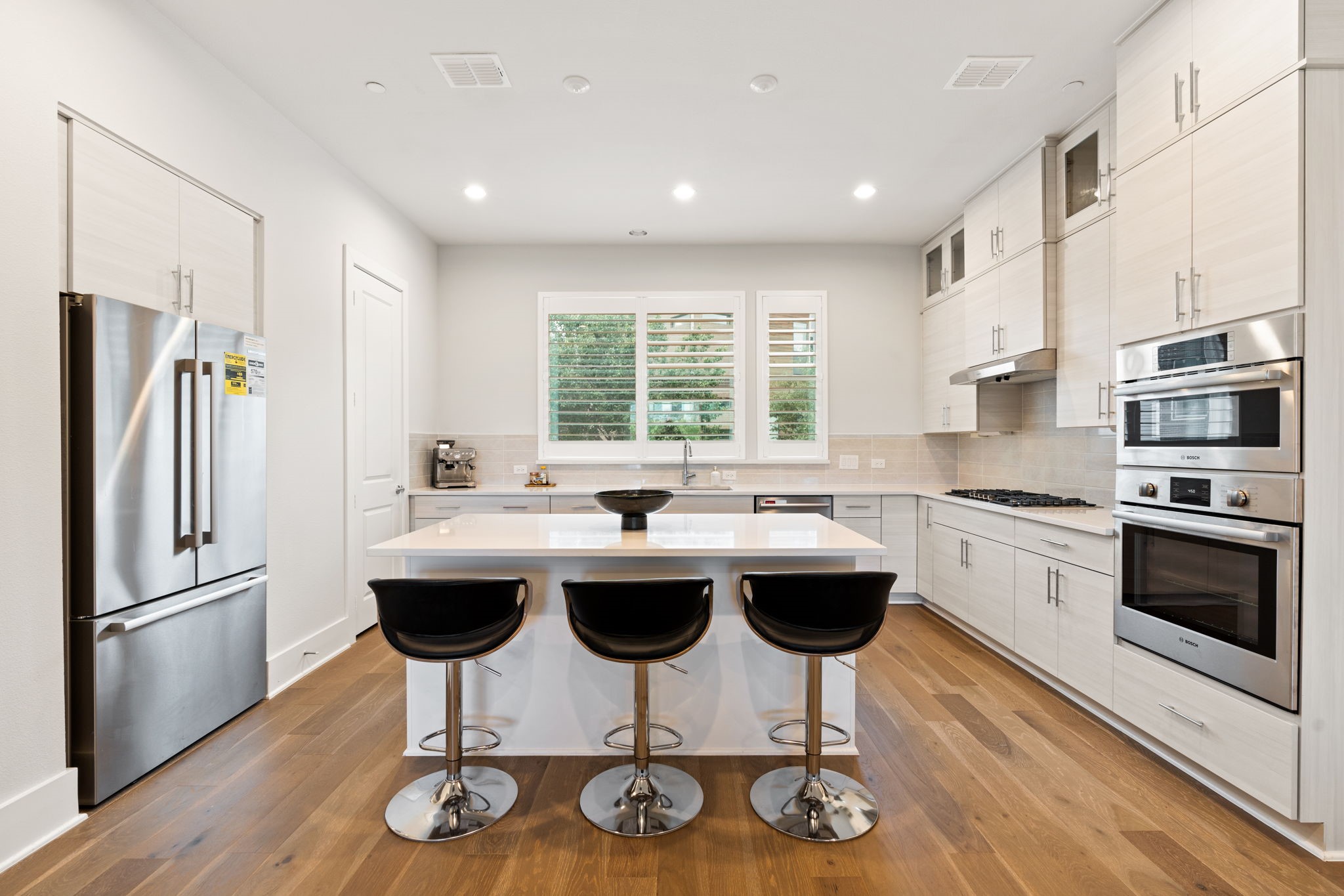 381 E Greenbriar Lane 1603