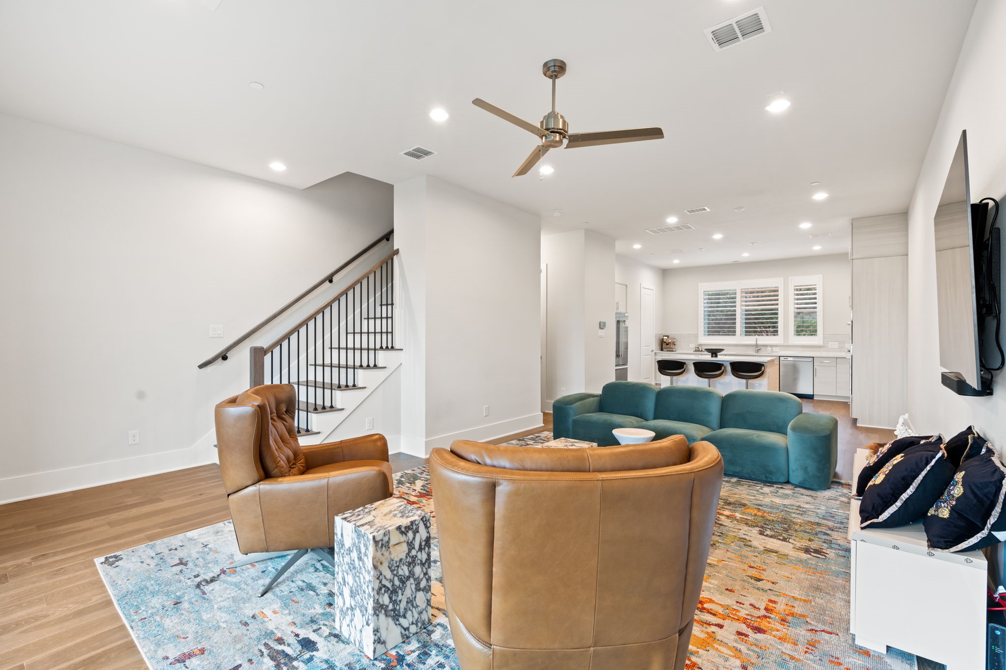 381 E Greenbriar Lane 1603