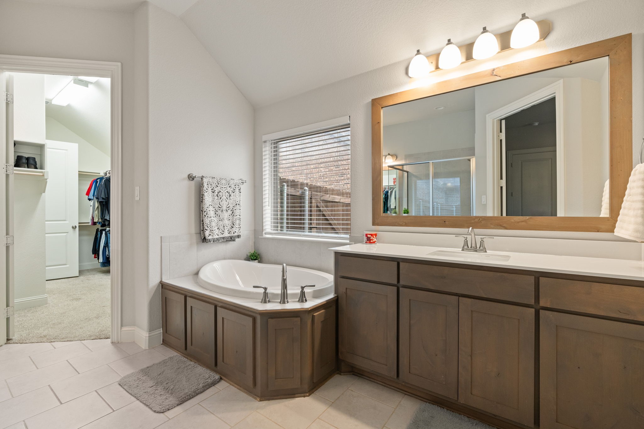 225 Lariat Trail