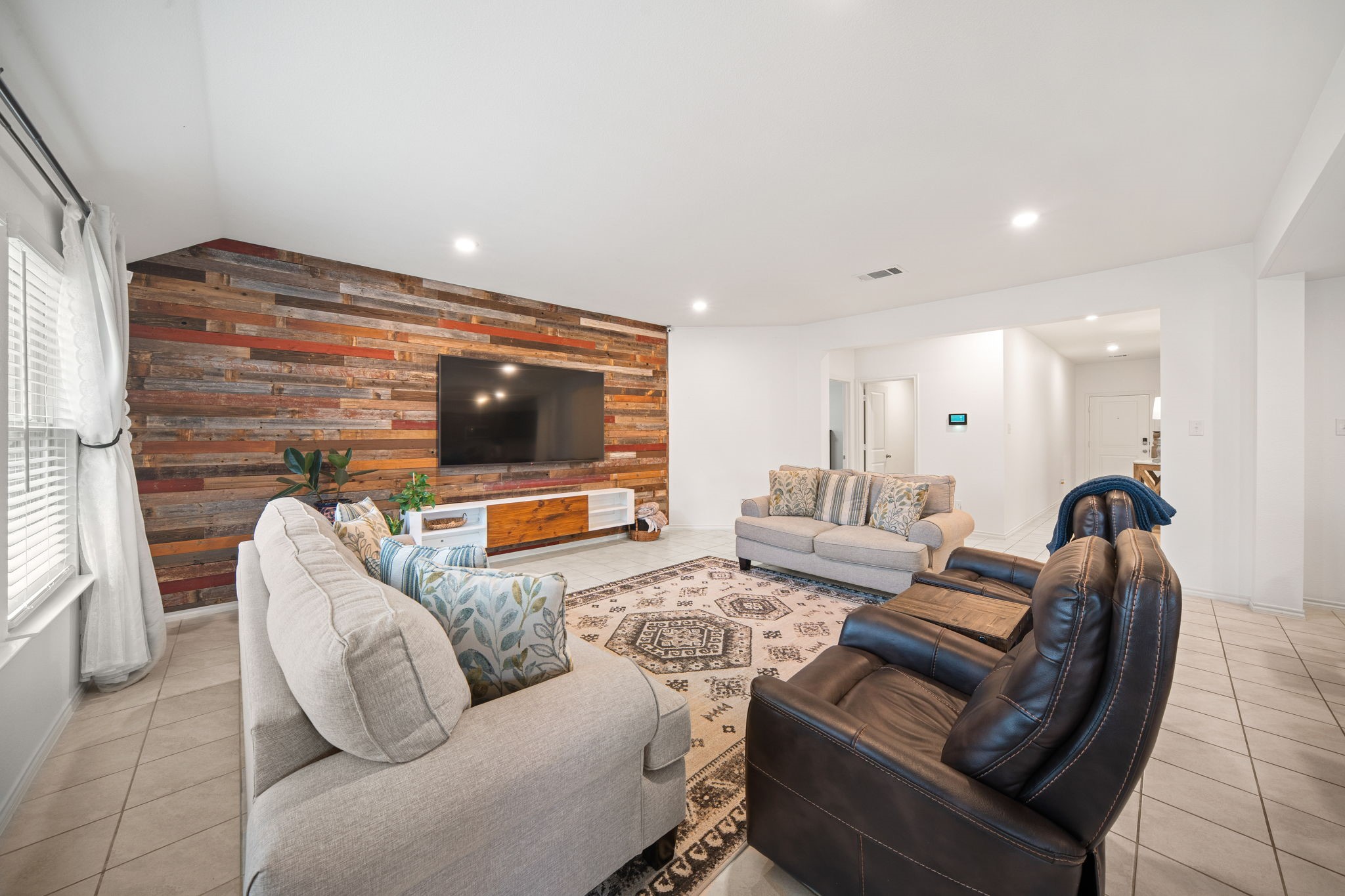 1536 Owen Way