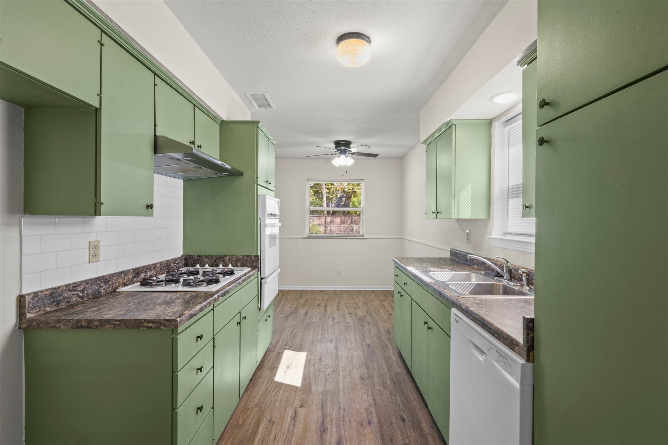 738 Kingswood Avenue