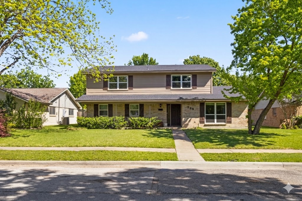 738 Kingswood Avenue