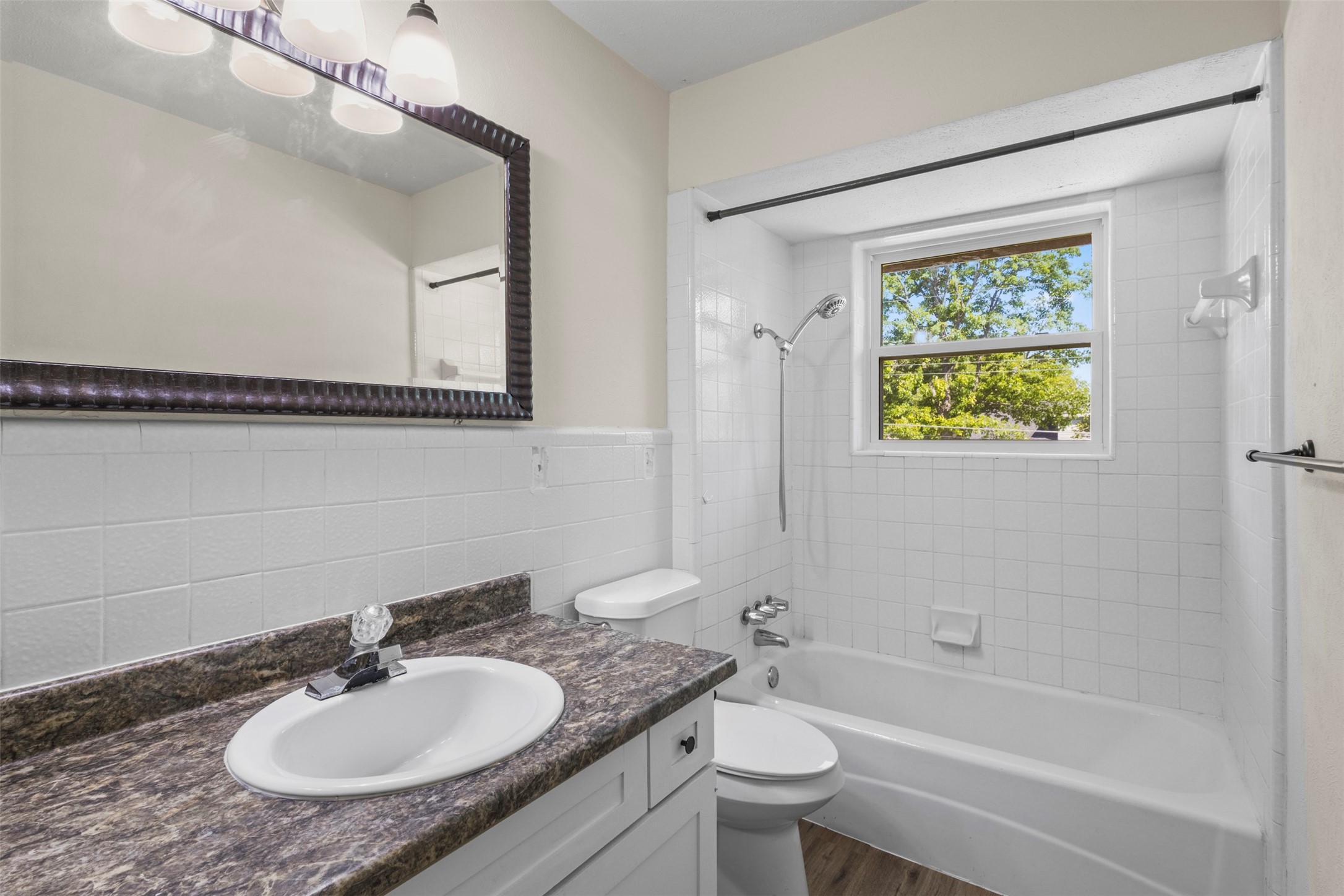 738 Kingswood Avenue