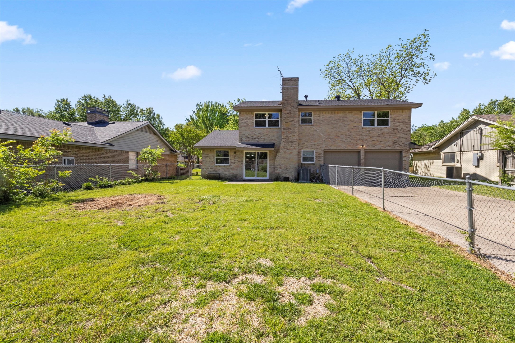 738 Kingswood Avenue