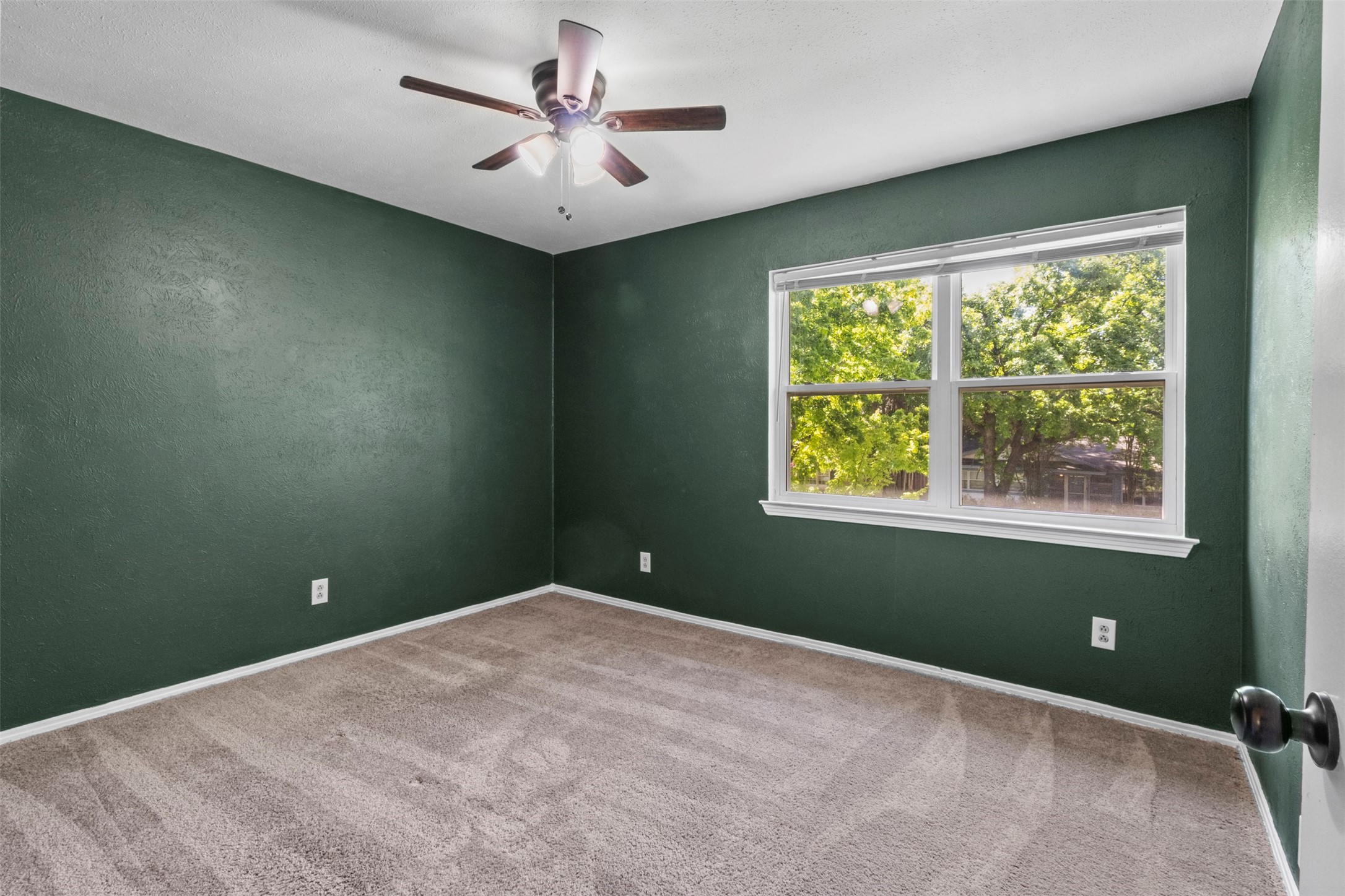 738 Kingswood Avenue