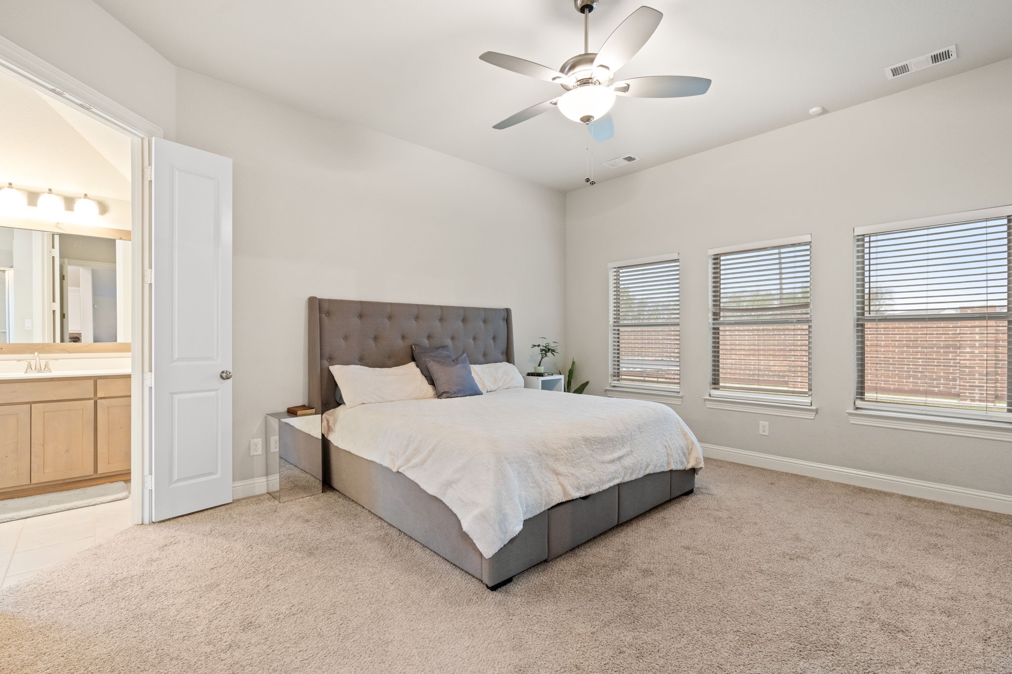 225 Lariat Trail