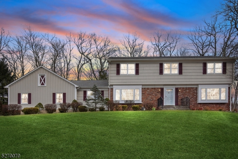 1056 Tall Oaks Dr