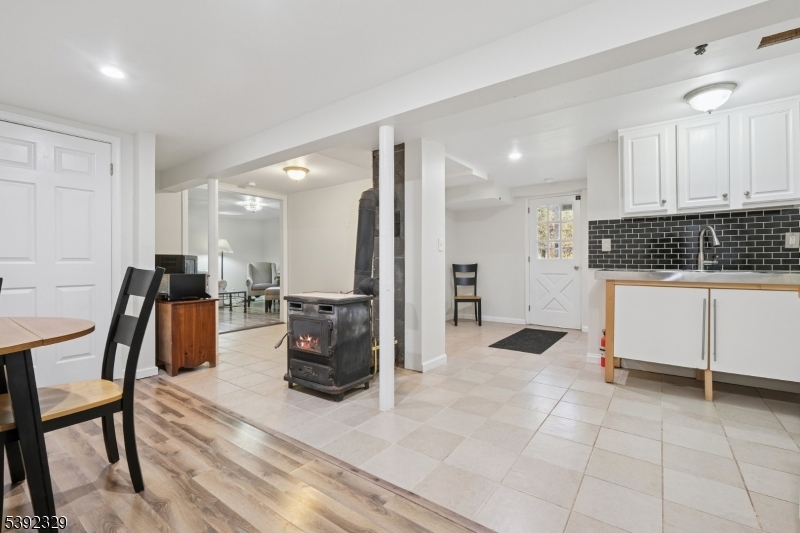 5 Weatherhill Rd