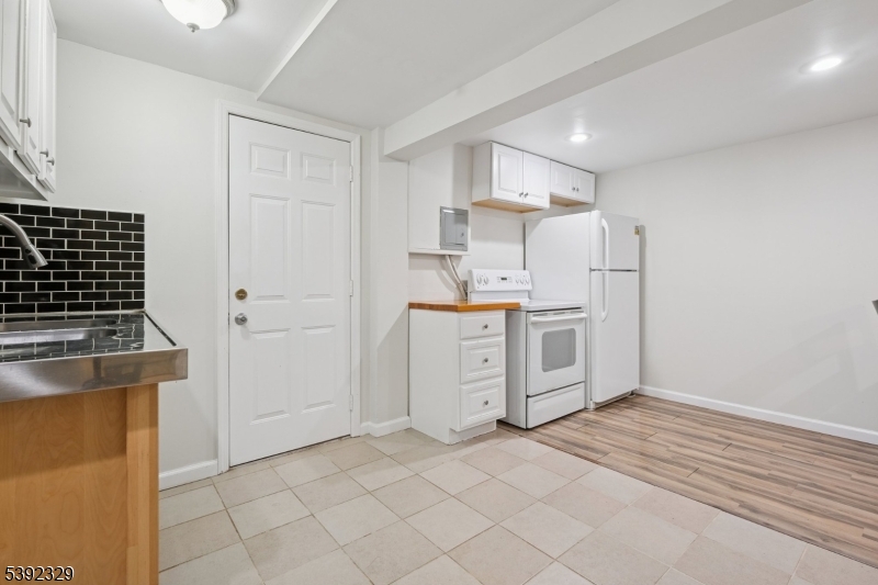 5 Weatherhill Rd