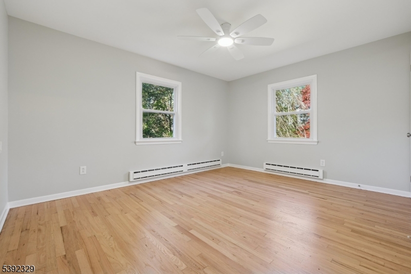 5 Weatherhill Rd