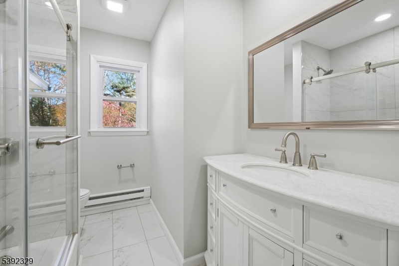 5 Weatherhill Rd