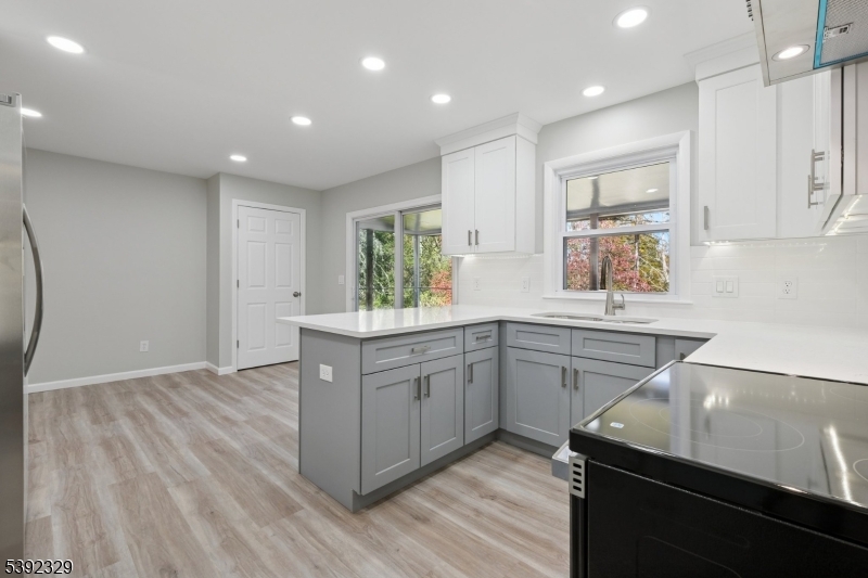 5 Weatherhill Rd