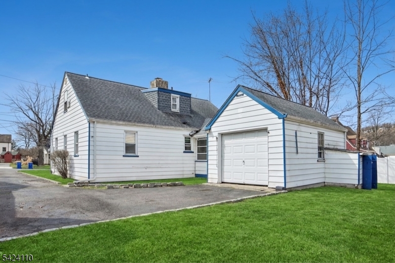 230 Sandford Ave