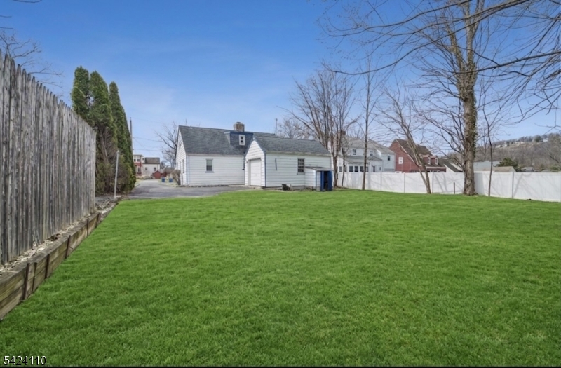 230 Sandford Ave