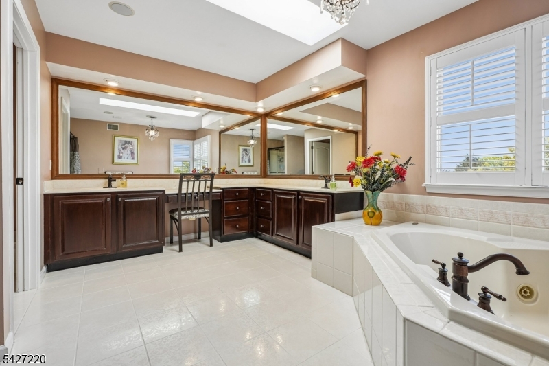 2 Fairway Dr