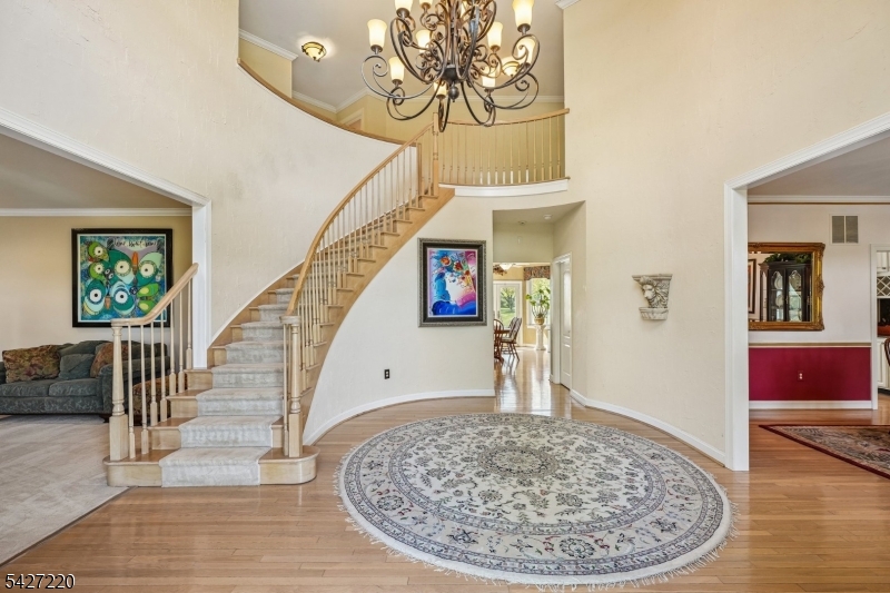 2 Fairway Dr