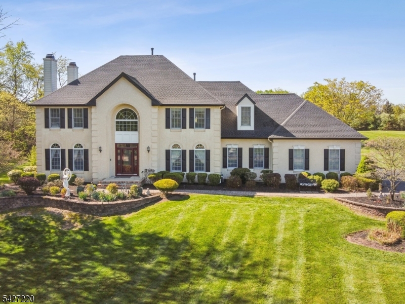 2 Fairway Dr