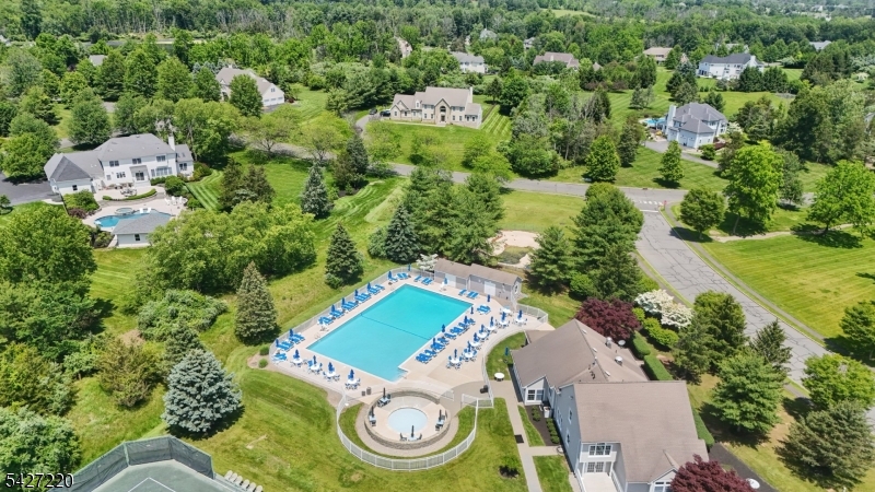 2 Fairway Dr