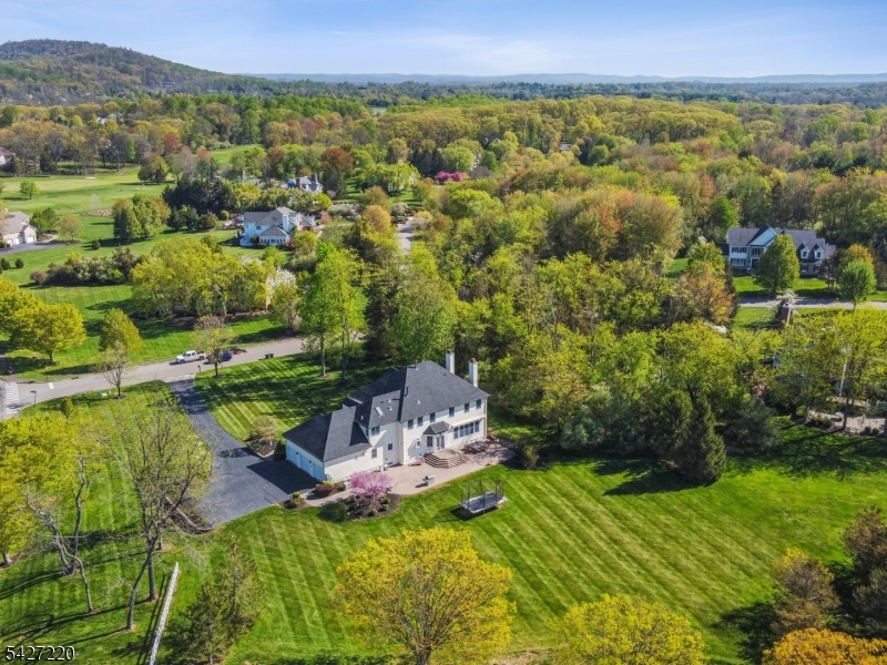2 Fairway Dr