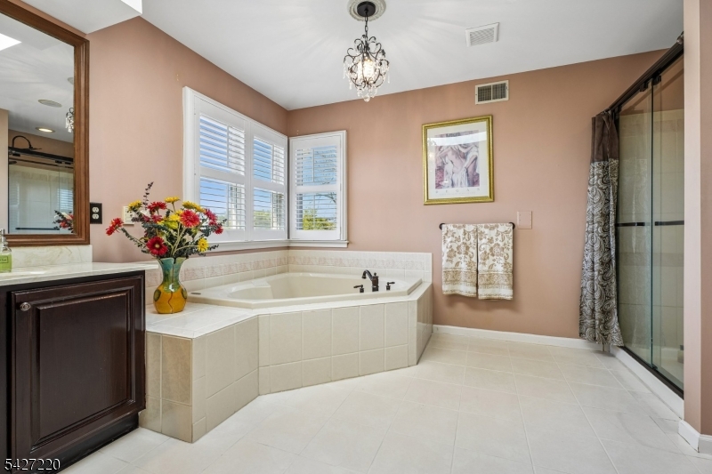 2 Fairway Dr