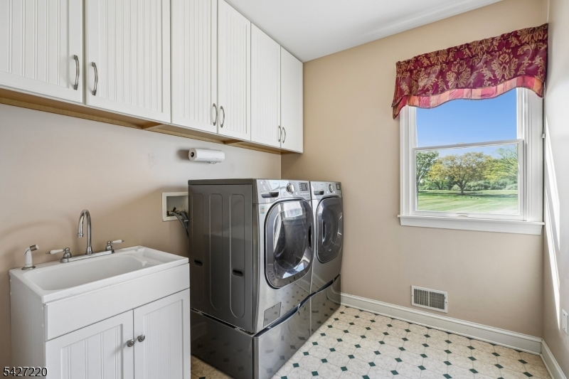 2 Fairway Dr