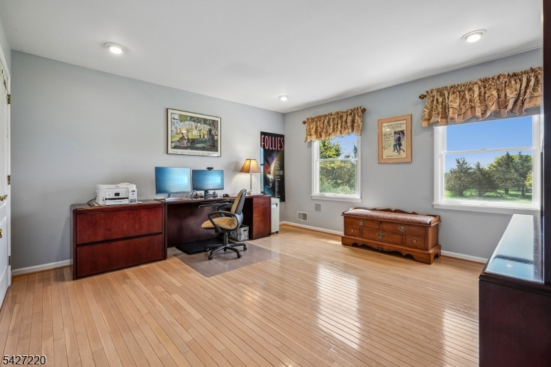 2 Fairway Dr